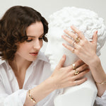 Load image into Gallery viewer, Balto aukso žiedas su deimantais (0,11 ct)