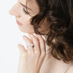 Load image into Gallery viewer, Balto aukso žiedas su briliantais (0,65 ct)