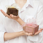 Load image into Gallery viewer, Balto aukso žiedas su deimantais (0,11 ct)